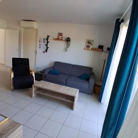 Villa 2 Chambres,climatisé à Proximité Du Parentis-en-Born