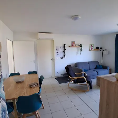 2 Chambres,climatisé à Proximité Du Villa *