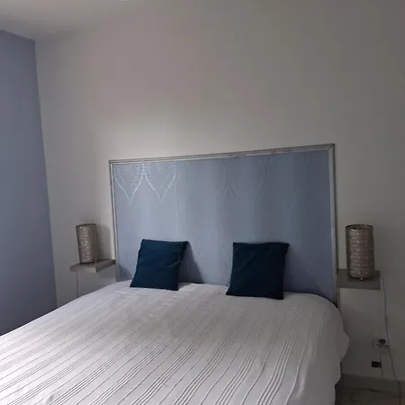 2 Chambres,climatisé à Proximité Du